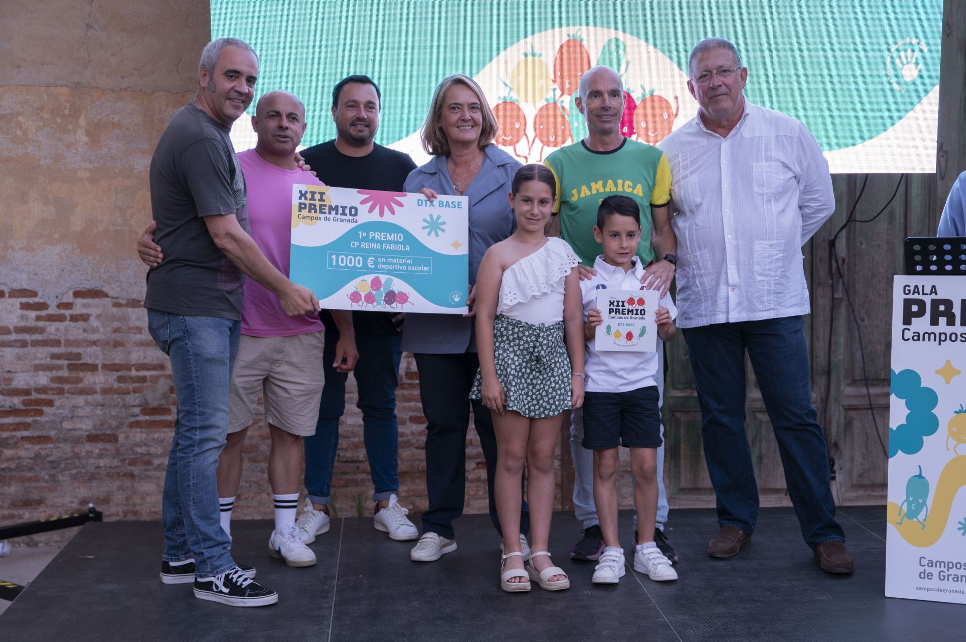 El pasado jueves 30 de mayo, la ciudad de Motril vivi una tarde llena de emocin y alegra con la celebracin de la Gala del XII Premio Campos de Granada de Deporte Base, presentada por la locutora Encarni Prez. Este evento, que tuvo lugar en el complej